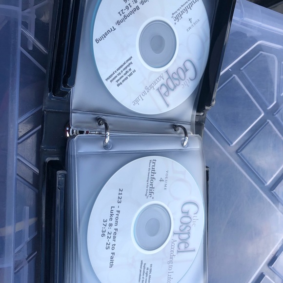 The Gospel According to St Luke: Volume 4 - Picture 7 of 12